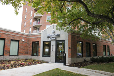 entrance to Minneapolis Isles Clinic